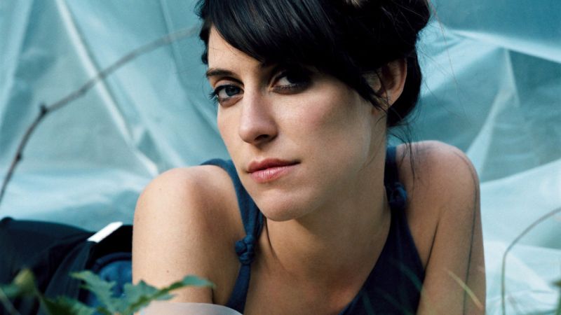 Fichier:Feist background.jpg