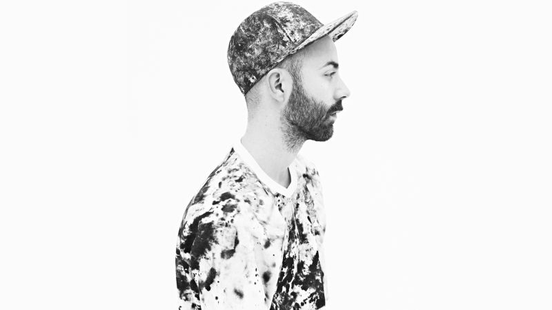 Fichier:Woodkid background.jpg