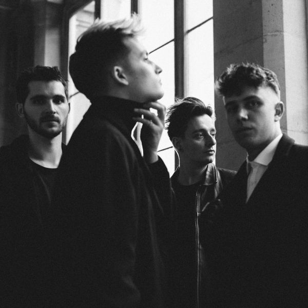 Fichier:Last Train.jpg