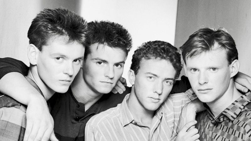 Fichier:Wet Wet Wet background.jpg