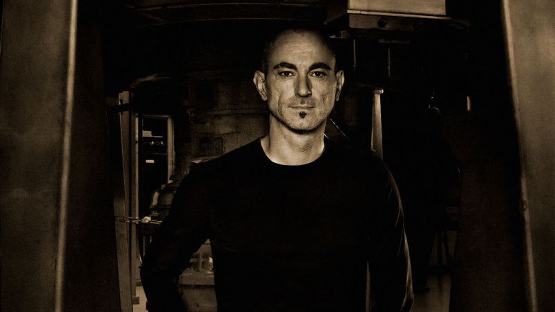 Fichier:Robert Miles background.jpg