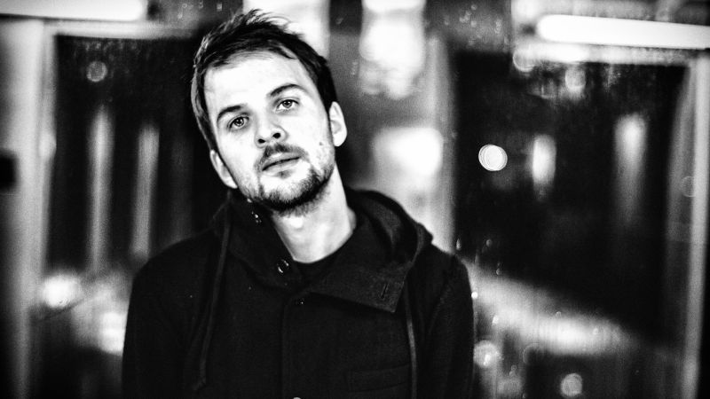 Fichier:Nils Frahm background.jpg