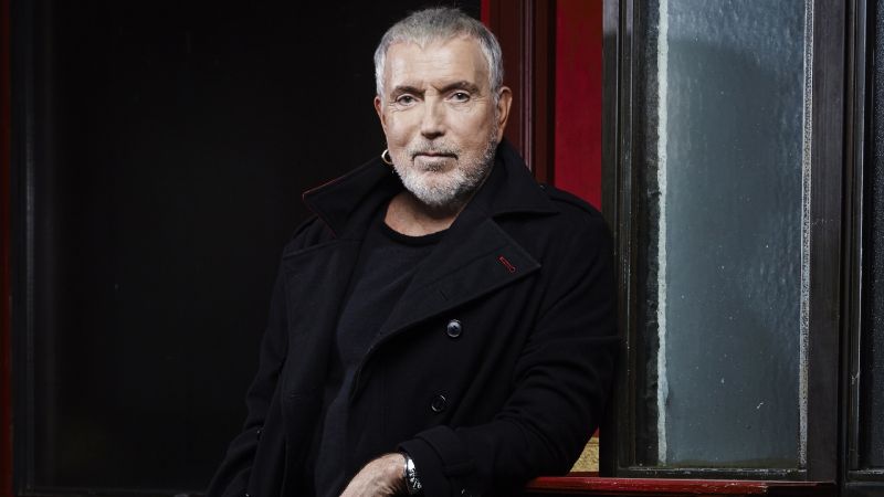 Fichier:Bernard Lavilliers background.jpg