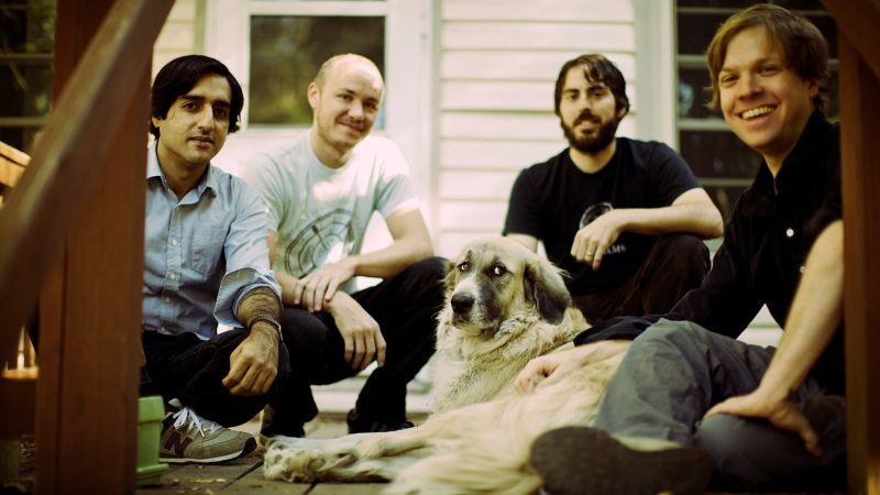 Fichier:Explosions In The Sky background.jpg