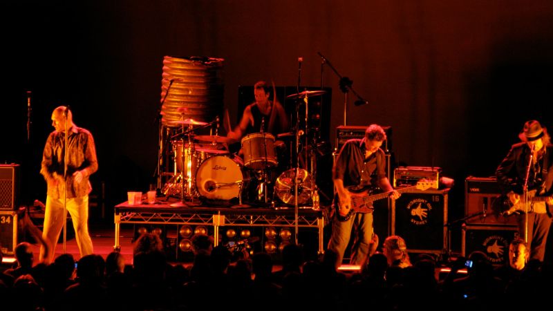 Fichier:Midnight Oil background.jpg